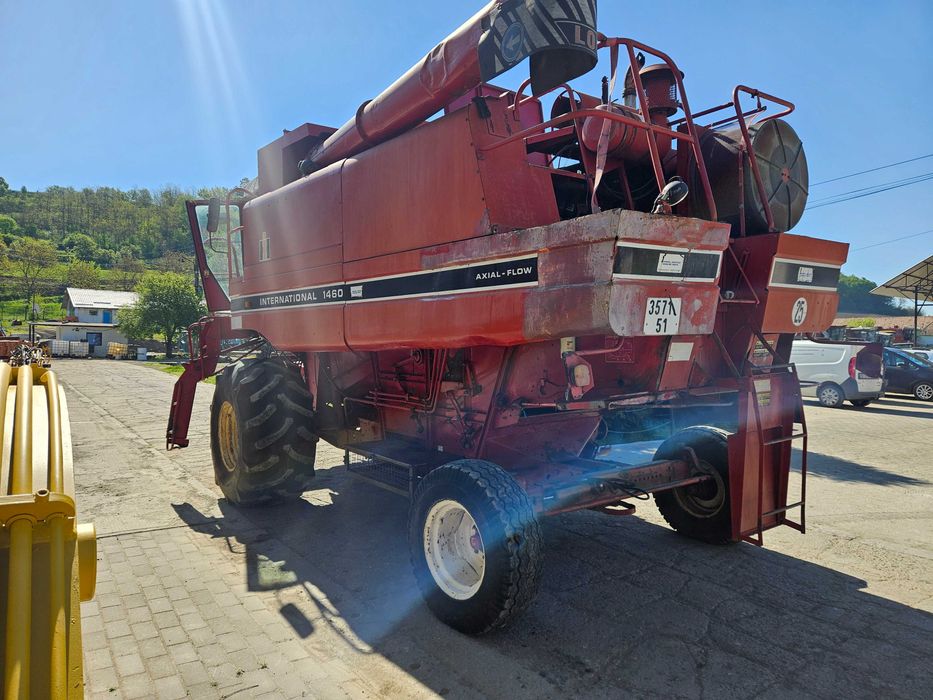 De vanzare combina Case IH 1460+Heder paioase Case IH 825