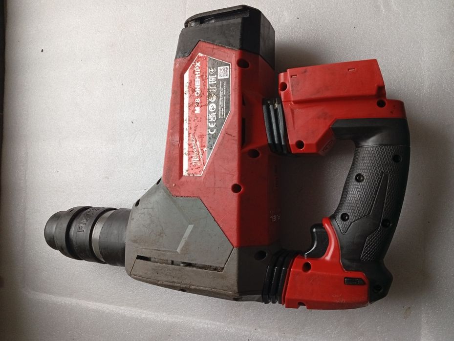 Rotopercutor milwauke 18 v cu defect