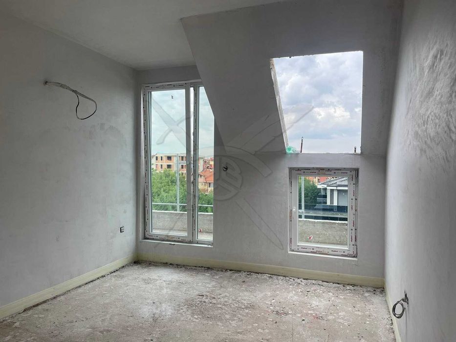 Продава се Двустаен апартамент в Пловдив, Остромила - 70 кв.м за 15715 €/кв.м - Снимка #2