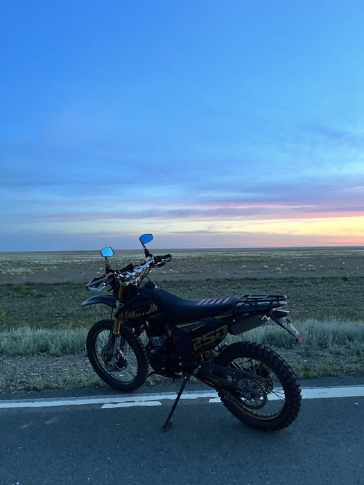 Мотоцикл 250 куб