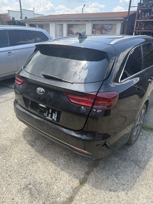 На части Kia Ceed 1.6 d