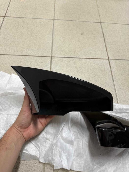 Capace oglinda compatibile cu SKODA OCTAVIA III 2013-2020 Negru lucios Batman Style