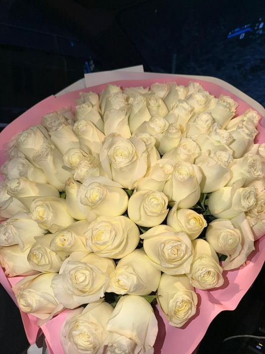 Продам 91 белых роз