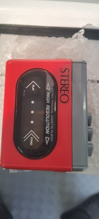 STEREO cassette player.