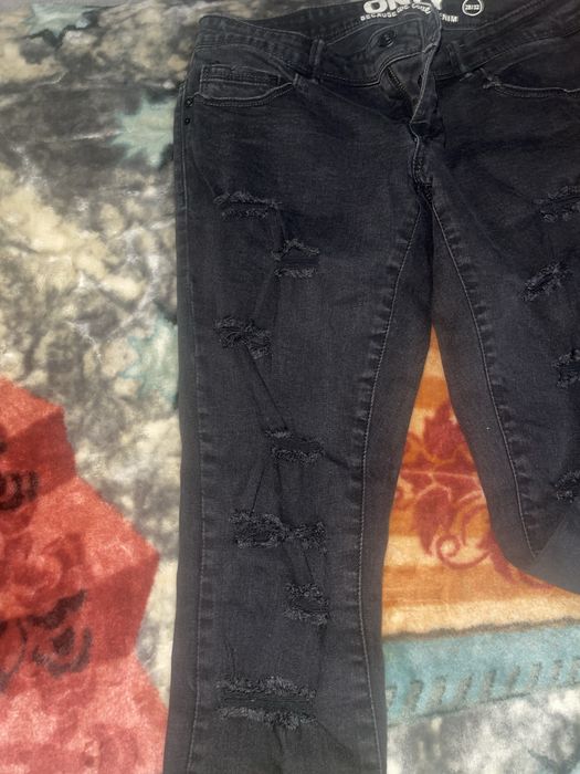 Blugi taiati elastici