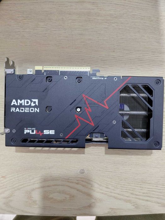 Placa video AMD 9060 XT 16 GB Sapphire Pulse