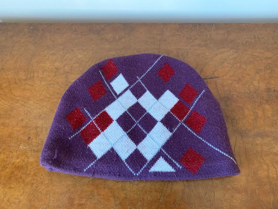 Tопли зимни и пролетно есенни плетени шапки - туристическа екипировка