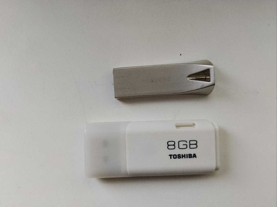 2 ta Fleshka 45000 sum 8gb Toshiba + 4 Samsung yap yangi Fleshka
