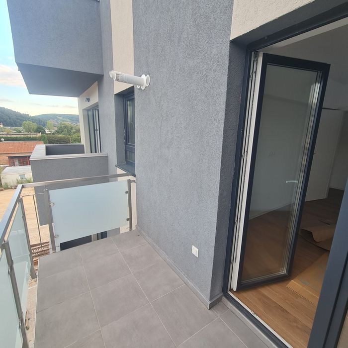 >Apartament 3 camere + două balcoane