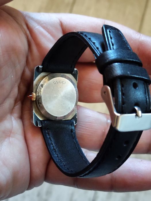 GUCCI сребърен часовник