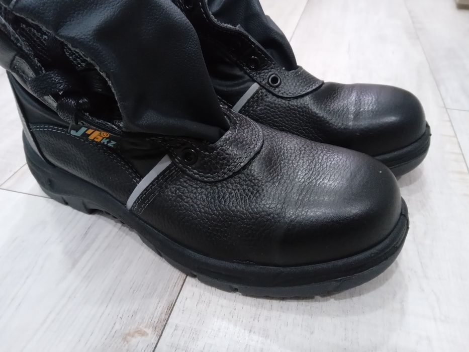 Ботинка сатылады