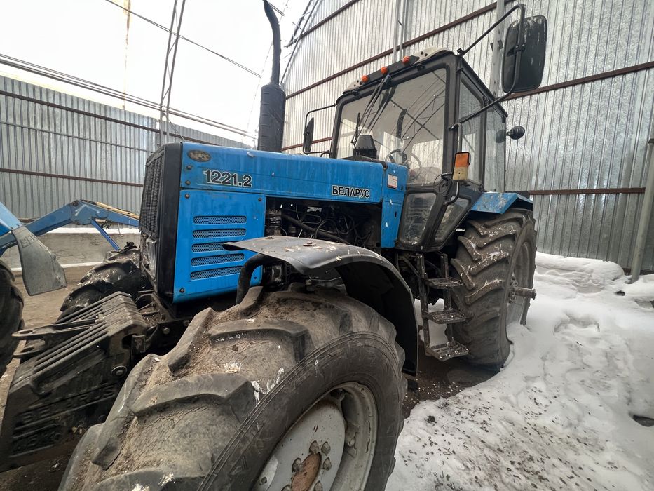 трактор Беларус 1221.2