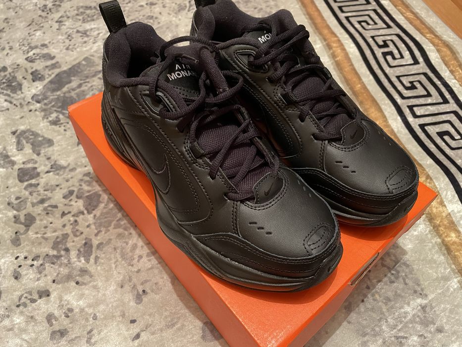 Кроссовки Nike Air Monarch 4