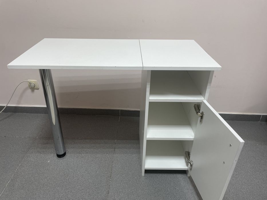 Маникюрный стол, маникюрные столики