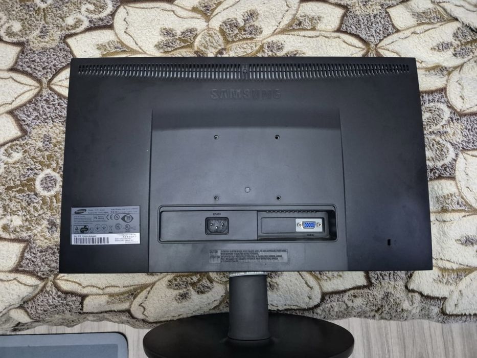 Монитор Samsung E2020N