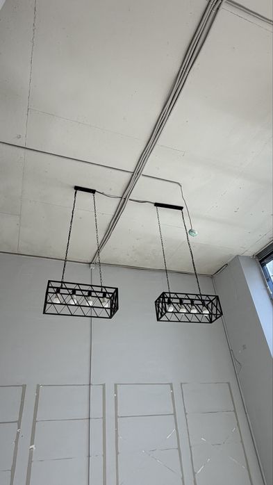 Продам люстры в офис