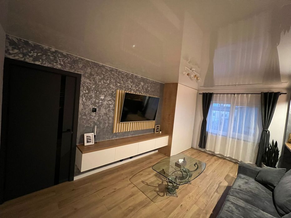 Inchiriez apartament 2 camere decomandat Central-Palas Mall-Salsa