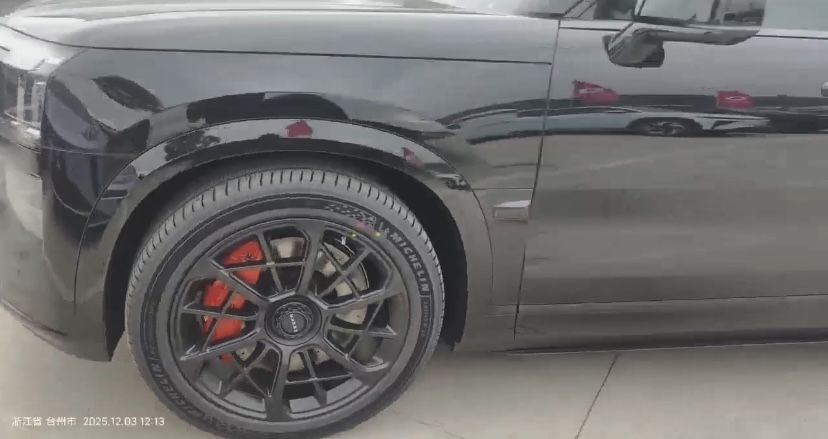 Zeekr X9 Ultra . Dable Black .