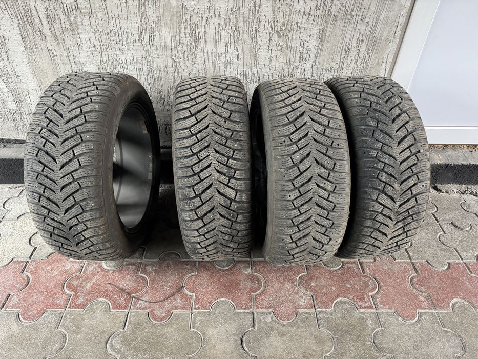 Продам диски с резиной R20