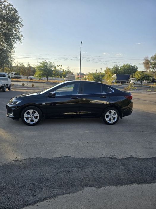Onix Balck 2023 6 pozitsya