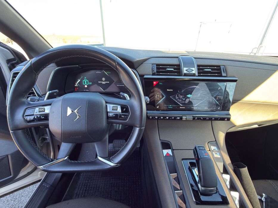 DS 7 Crossback Automobil