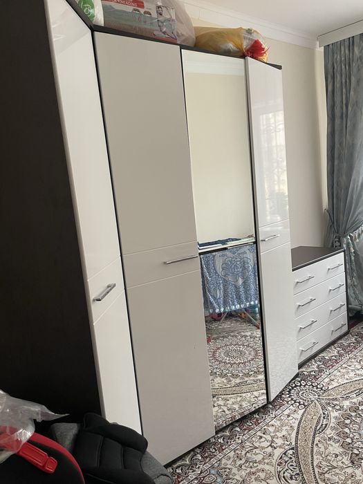 Продам гарнитур из двух шифоньеров