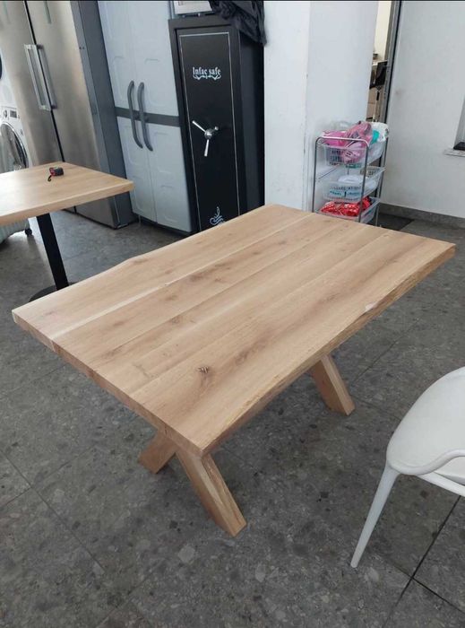 Дъбови плотове и маси