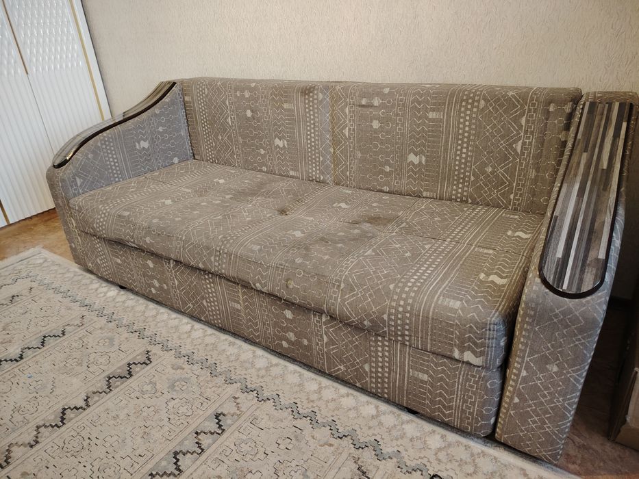 Продам  в хорошем состоянии диван