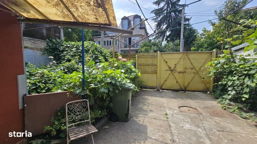 Casa Domeni, 2 minute de metrou
