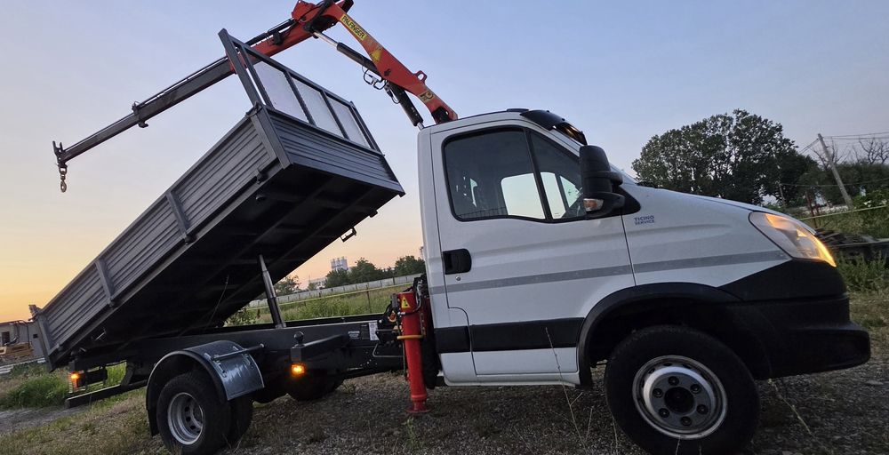 Iveco Daily 60c15 ,65c15,70c15,35c15 basculabil trilateral cu macara Palfingher PK 5000  , cat  C