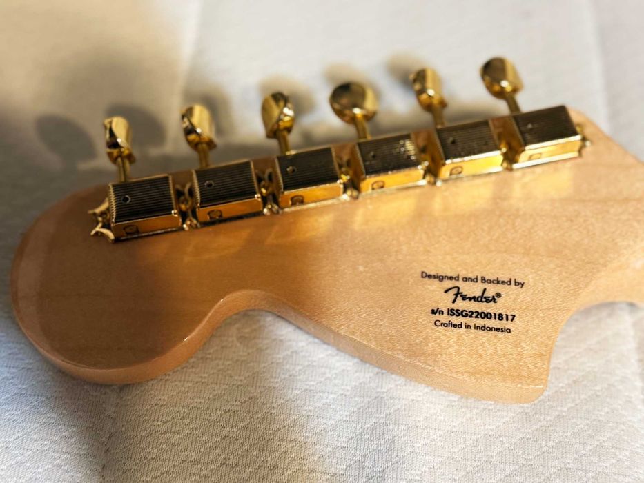 Chitara Squier Strat 40th anniversary Gold Edition