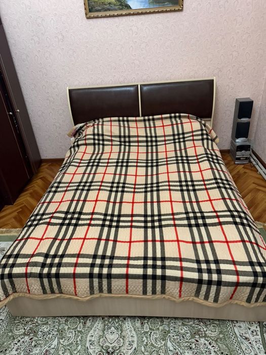 Кровать с матрасом