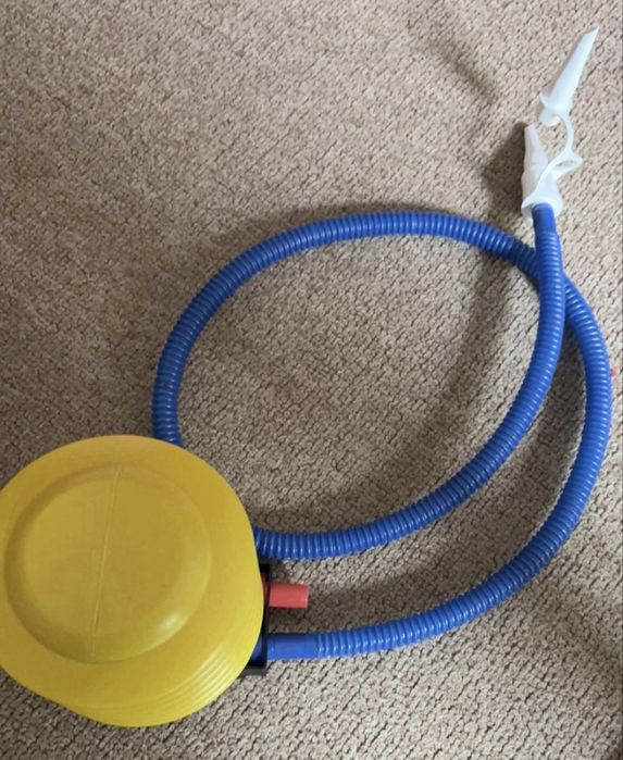 Матрас надувной для плавания.