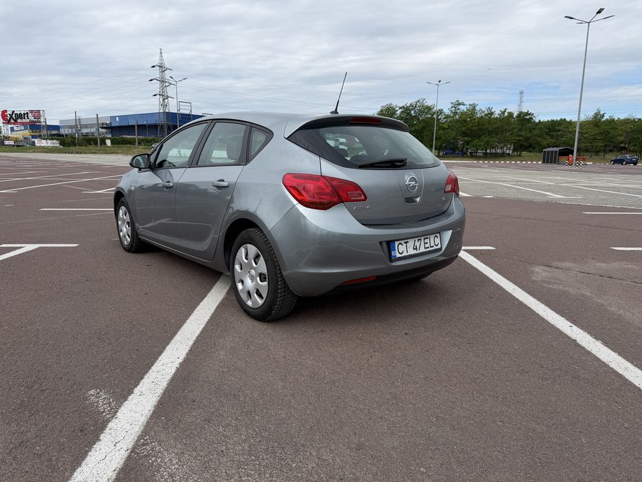 OPEL Astra 2013 — imagine 4