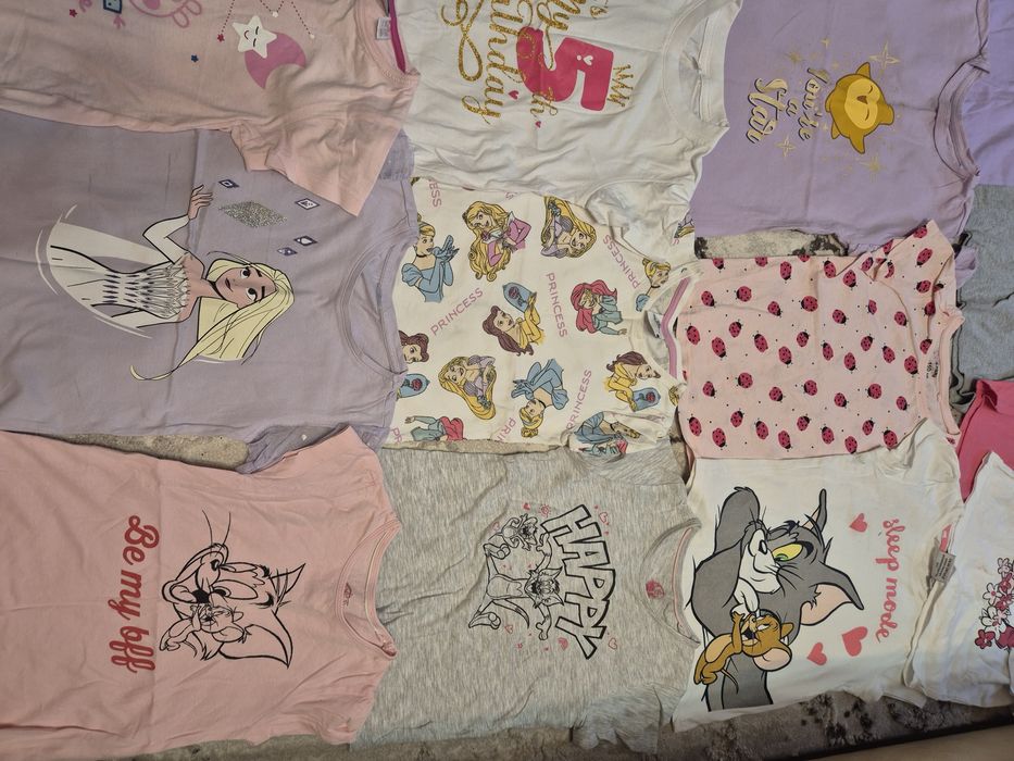 Lot tricouri 4-5ani. Stare foarte buna.