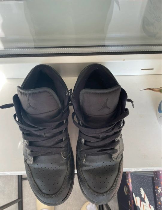 Jordan 1 low black