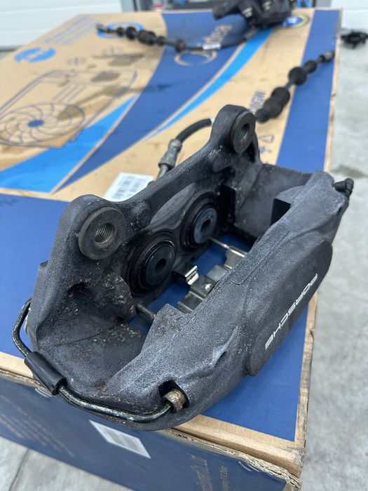 Спирачени апарати от Porsche Macan Brembo 345x30 мм