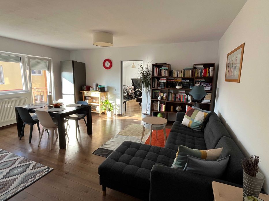 3 camere , 112500euro negociabil. Floresti.