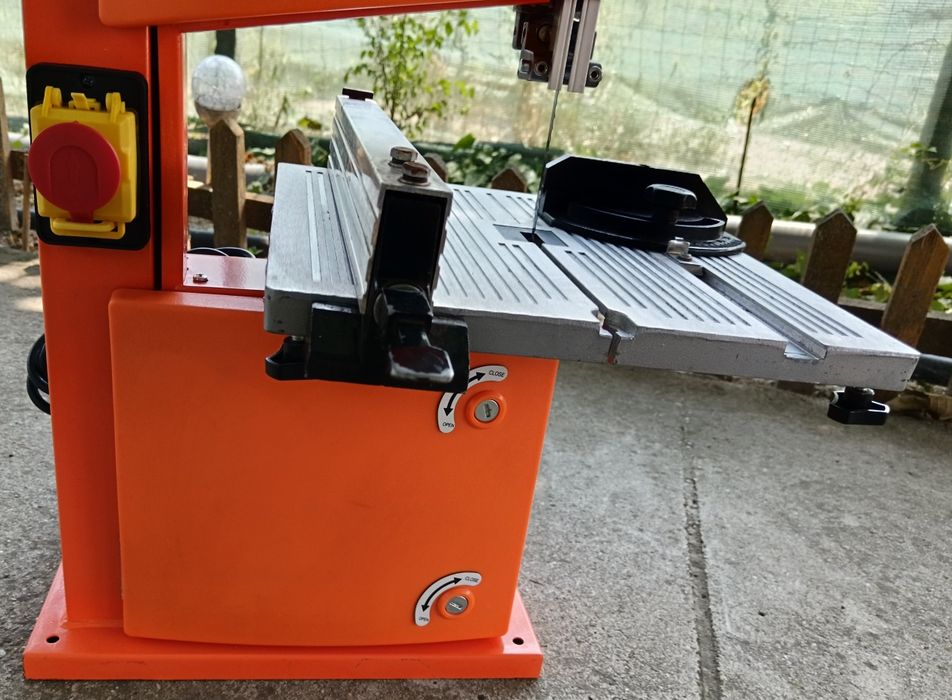 Banzic, fierăstrău cu pânză circulară, ATIKA, cu accesoriile din poze, 250W