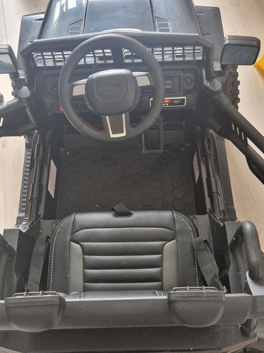 Vând mașinuță copii