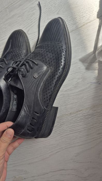 Ерлердің аяқкимі сатылады