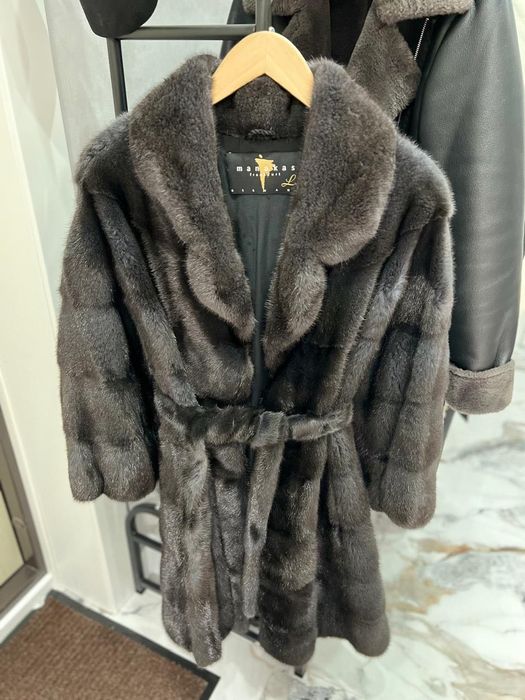 Продам шубу норковую