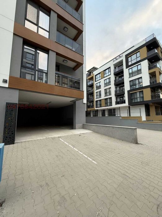 2 бр. паркоместа