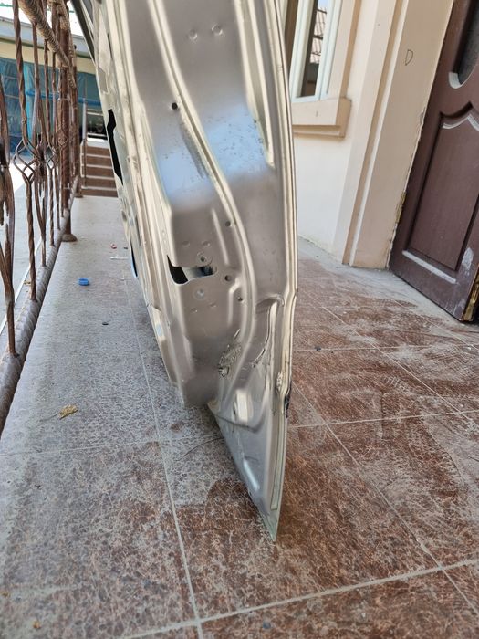 Lasetti jentra eshik ong