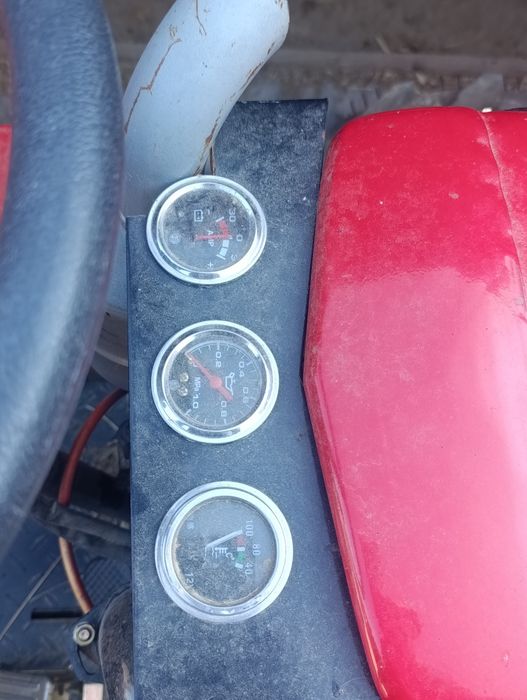 Mini trakter sotiladi srochna 1105