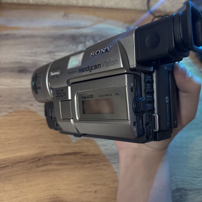 Y2k видеокамера Sony CCD-TRV57e