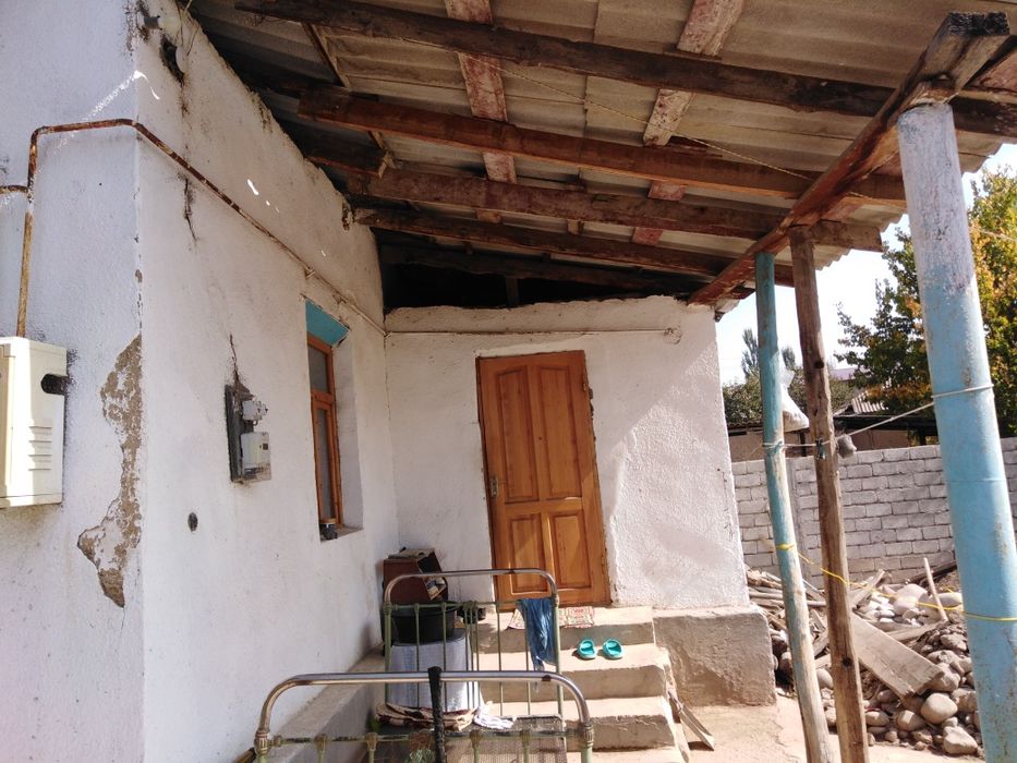 Янгибозорни сентирида уй