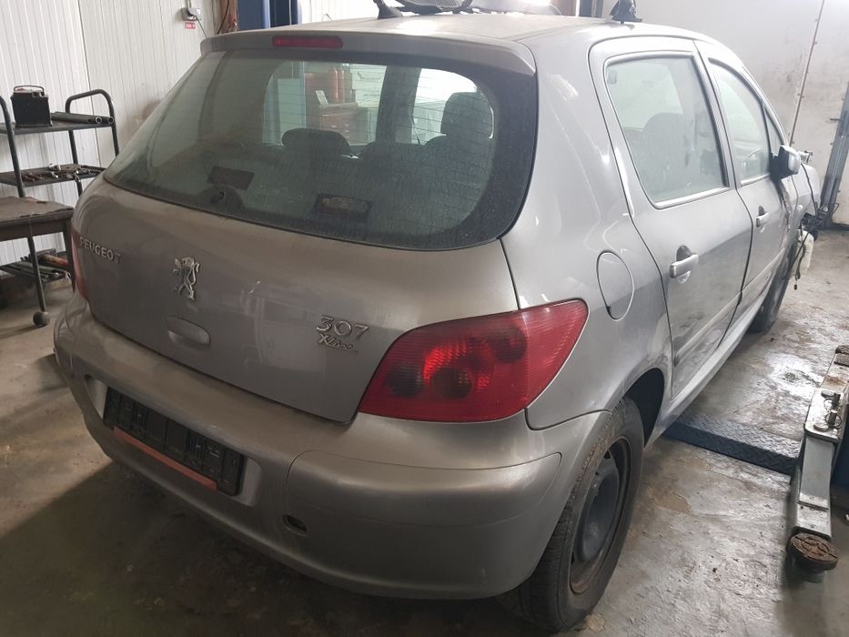 Dezmembram Peugeot 307