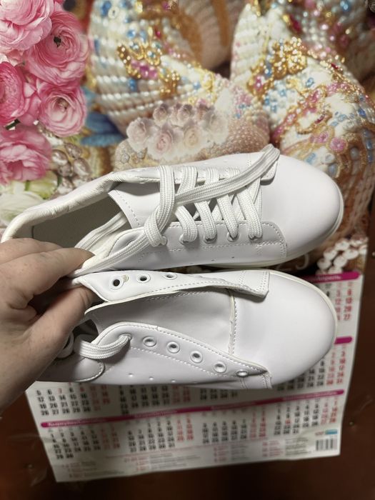 Продам Белые КЕДЫ