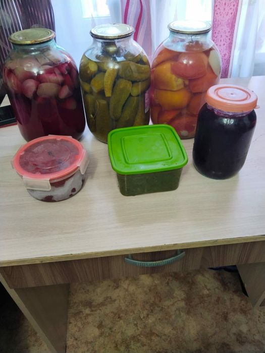 Продам соленье огурцы, помидоры. Варенье.